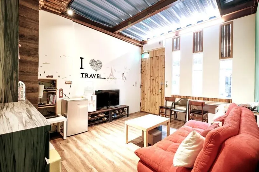 Little Happy Hostel - Image 1