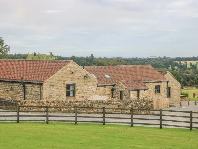 Sally's Barn - Image 1