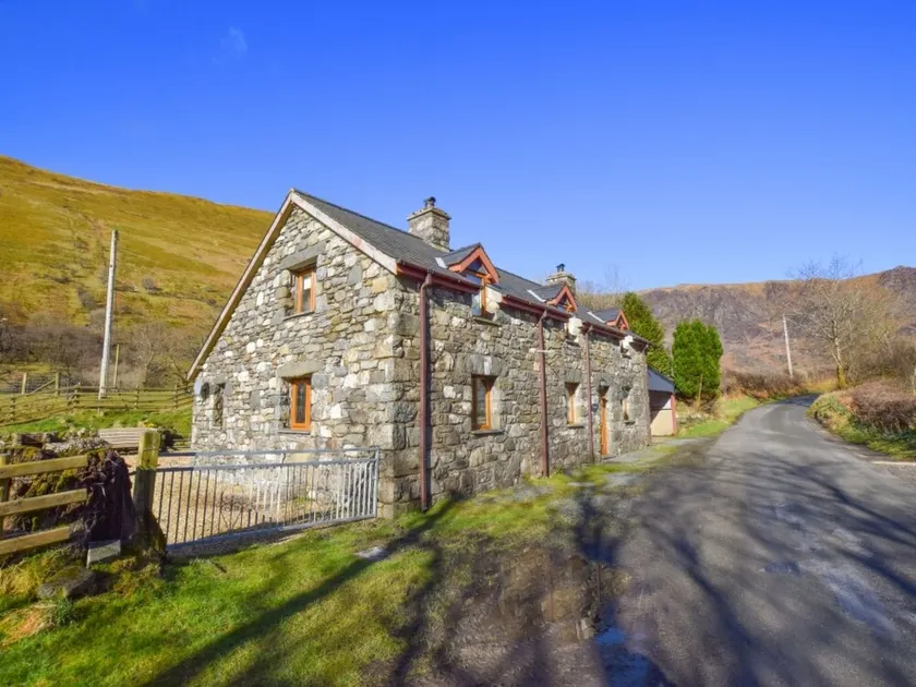 Caeryn Abercywarch in Abercywarch - Image 1