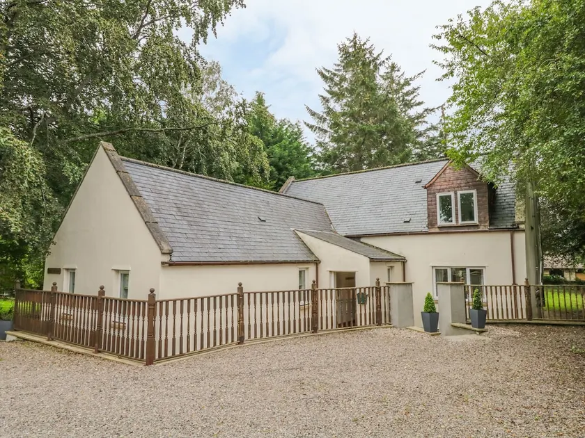 Milton Cottage - Image 1