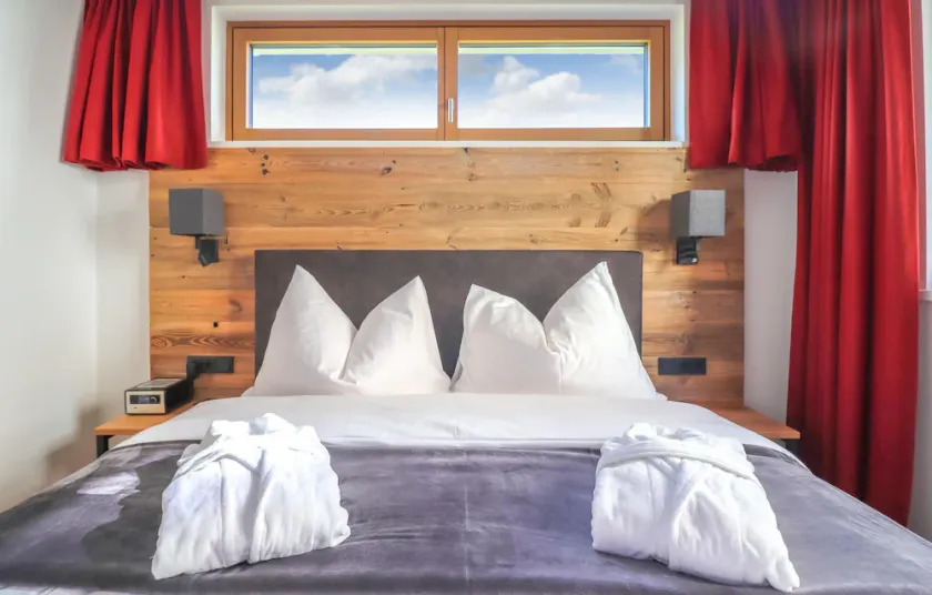 Dachstein Apartment (2–4 people / 1 bedroom, 1 bathroom) - Alpium Apartments - Image 1