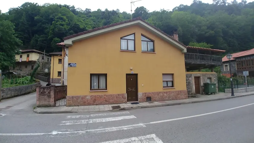La Casina Llena De Amor - Image 1