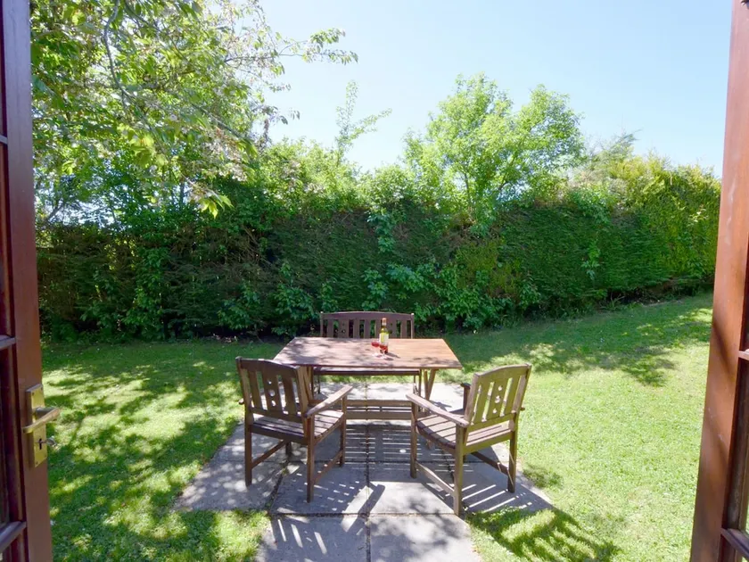 Centrally Located Home Near the Gardens and Castle of West Wales - Image 1