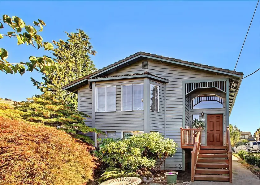 Phinney Suites Retreat - Two Bedroom Townhome with Fireplace - Image 1