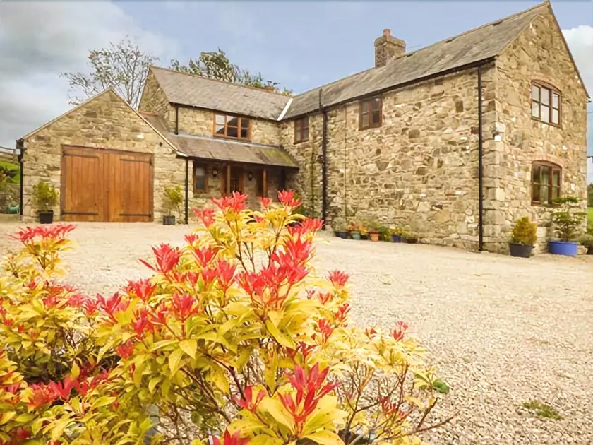 Coed Y Gaer - Image 1