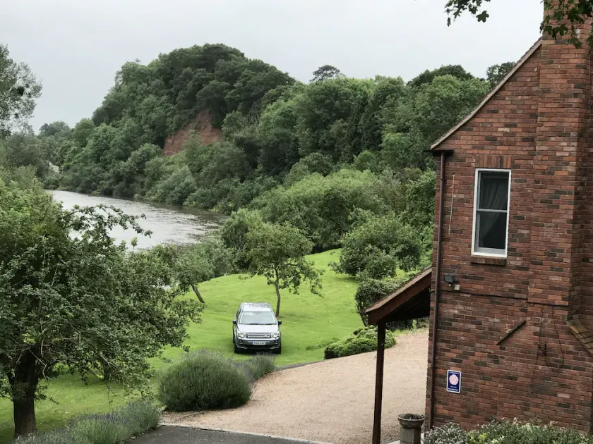 Severnside Bed and Breakfast - Image 1