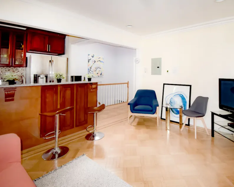 The Ultimate Guest House - Image 1