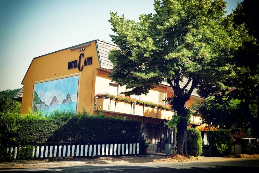 Hotel Capri - Image 1