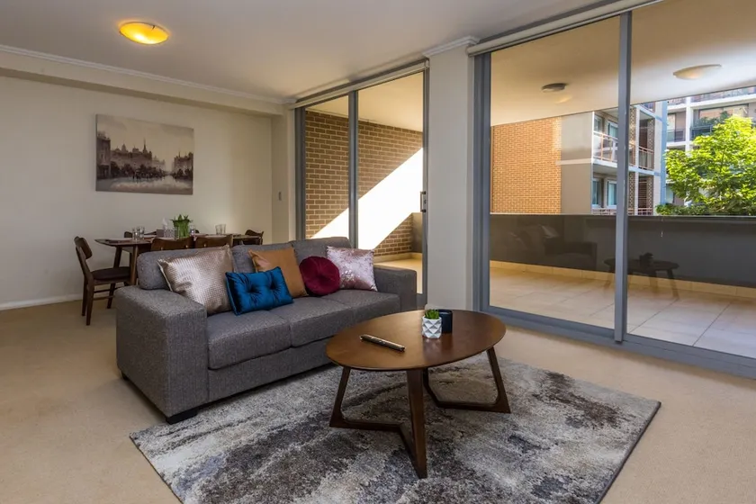 Perfectly Located Apartment - Image 1