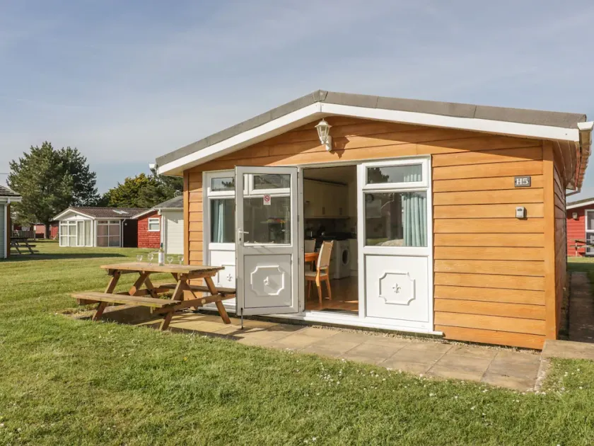 Chalet H5 - Image 1