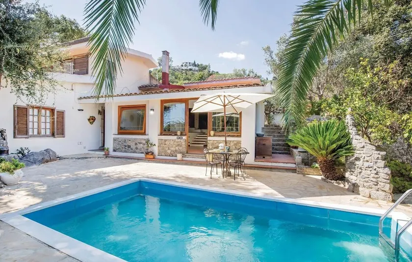 Casa Stranges - Image 1