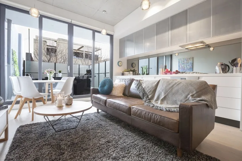 BOUTIQUE STAYS - Vox Vibe, Prahran Apartment - Image 1