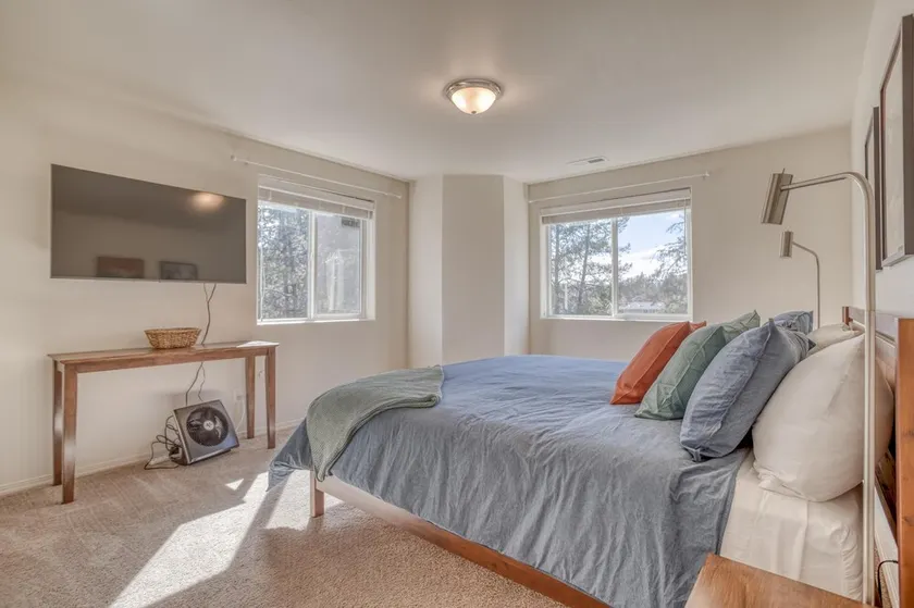 Riverbend House - Image 1