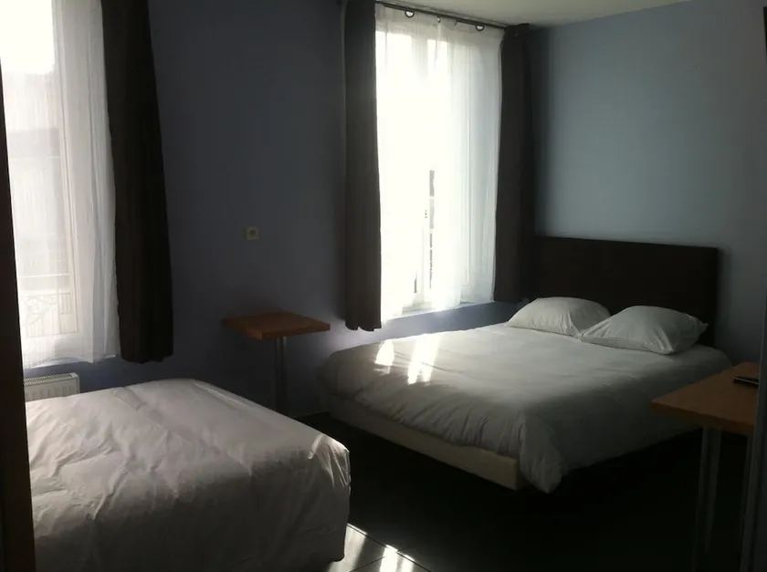Hôtel Moderne - Image 1
