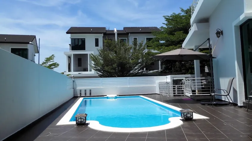 HUPO Resort Beach Front Pool Villa - Image 1