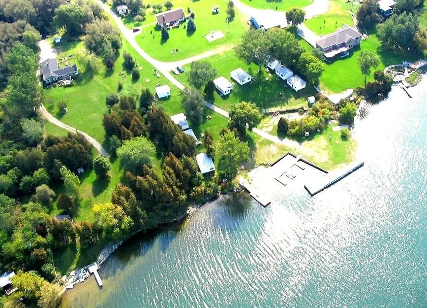 Cribs On East Lake - Image 1
