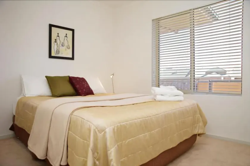 Windsor Apartments Adelaide - Image 1