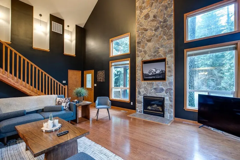 Mt Baker Lodging Cabin 20 - Sleeps 6 - Image 1