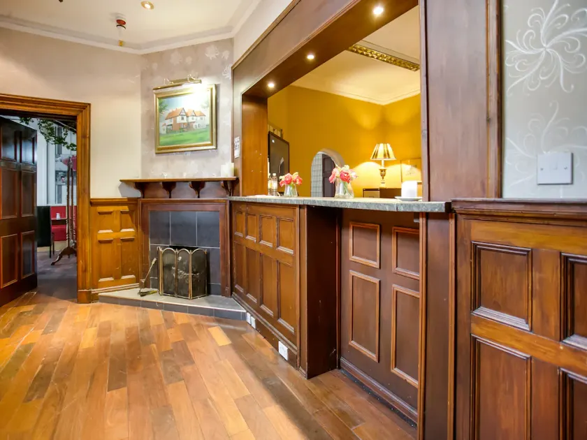 Prestwick Airport Hotel - Image 1