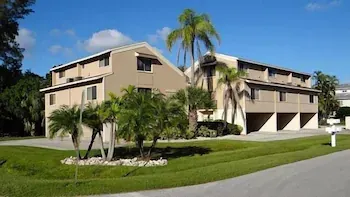 La Playita 3 2 Bedroom Townhouse by Redawning - Image 1