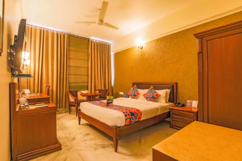 FabHotel Sheronz Piccadily Chowk - Image 1