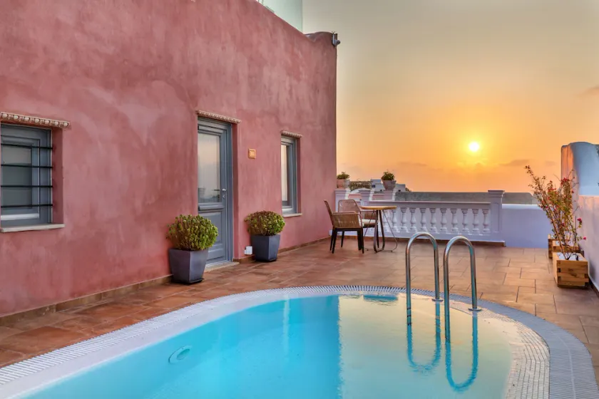 Tramonto Secret Villas - Image 1