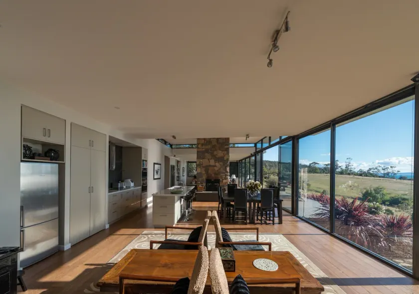 Dragonfly Lodge - Image 1