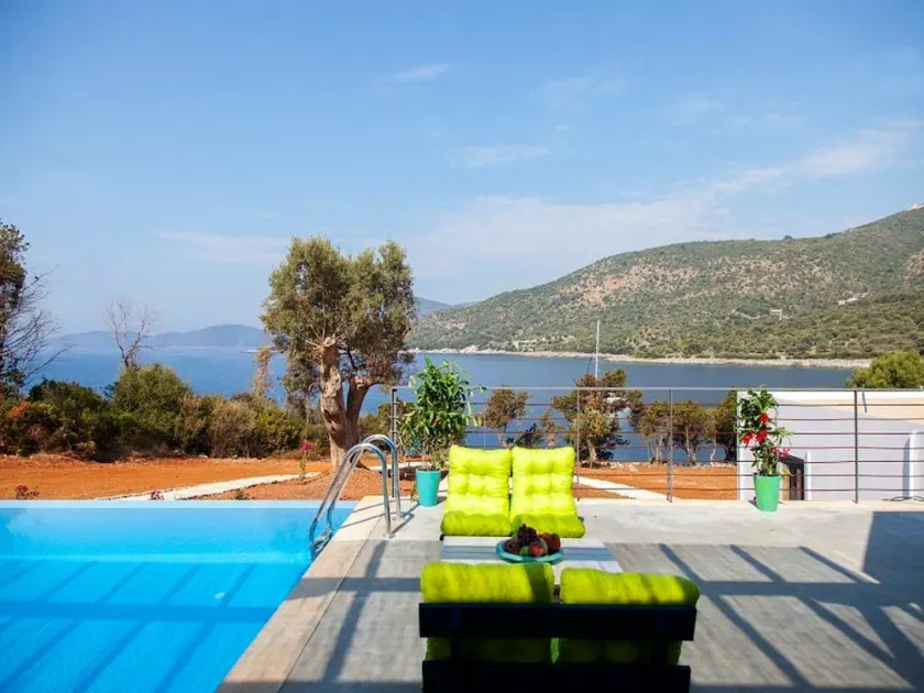 Zidanos Luxurious Sea Front Villa - Image 1