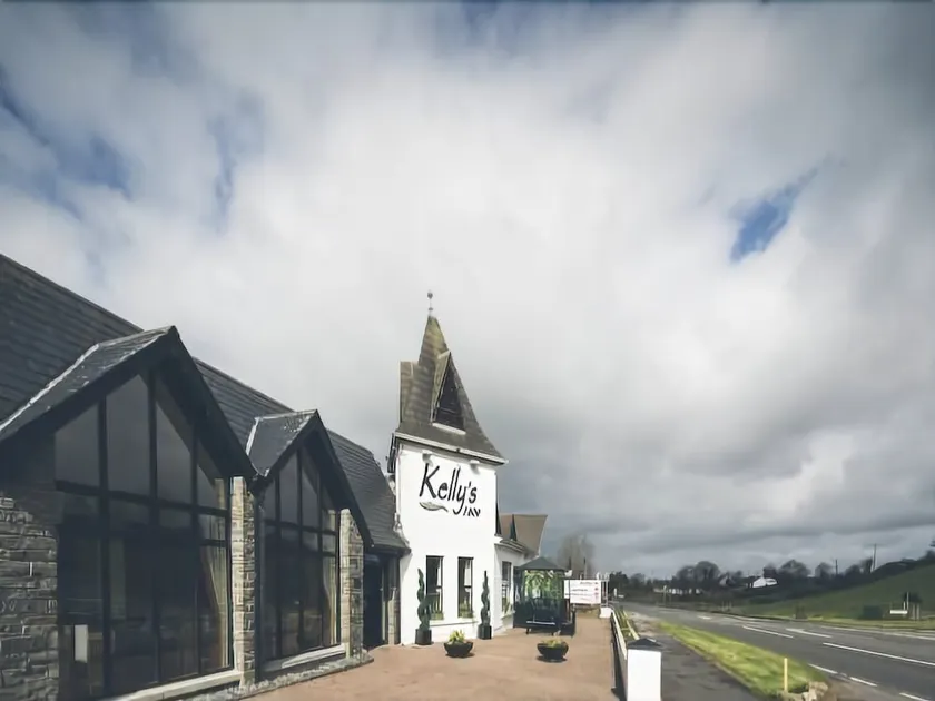 Kellys Inn - Image 1