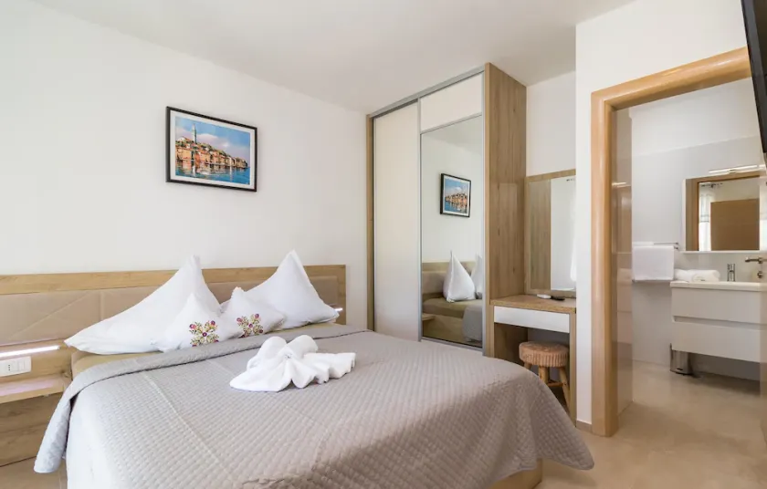 Nice Home in Peroj With Wifi, Heated Swimming Pool and 3 Bedrooms - Image 1