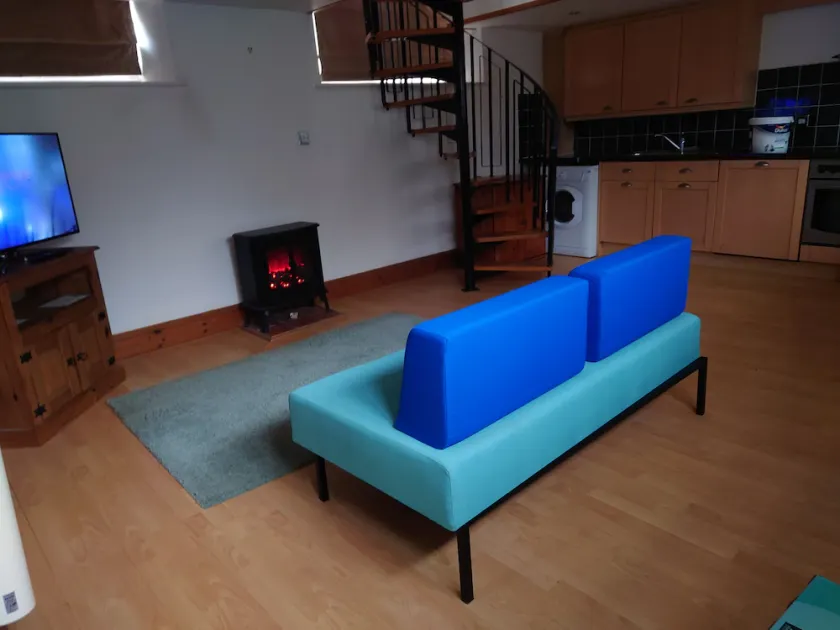 Fully Detached Cottage House Loddington Kettering - Image 1