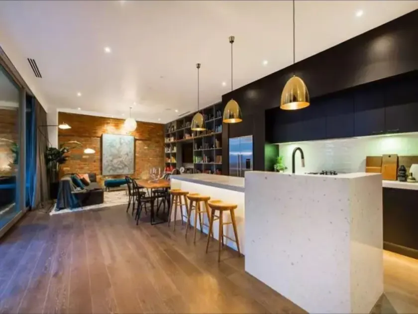 ReadySet Apartments at Glasshouse - Image 1