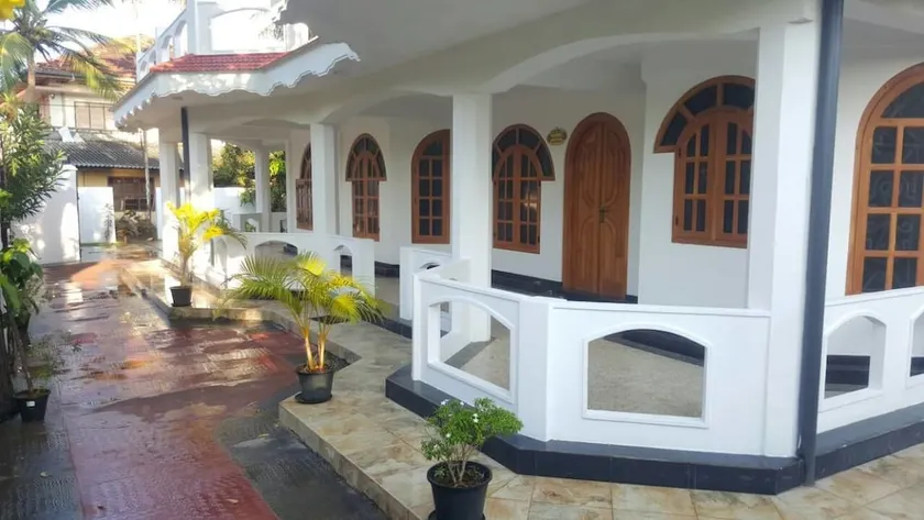 Chandra Guest House - Image 1
