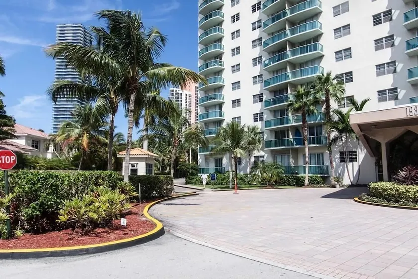 Destination Stays-Ocean View Condo Miami - Image 1