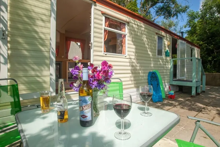 Beautiful 3-bed Cabin in Pembrokeshire Coast - Image 1