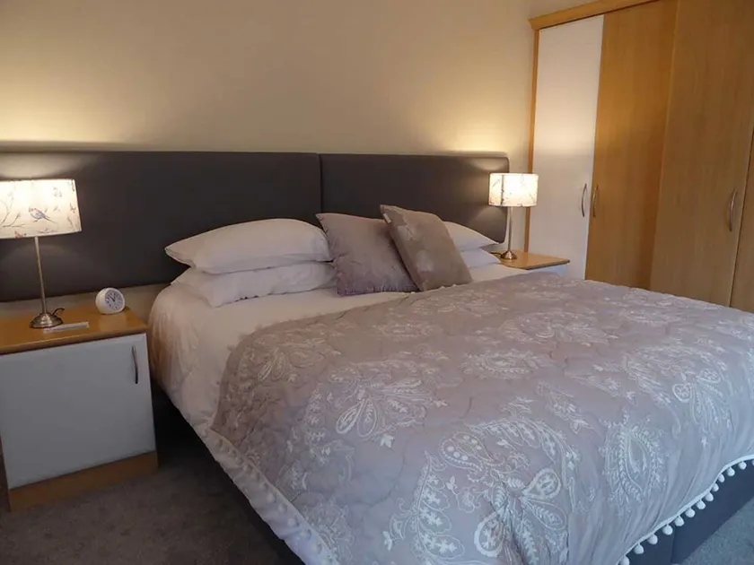 Riseden Bed And Breakfast - Image 1