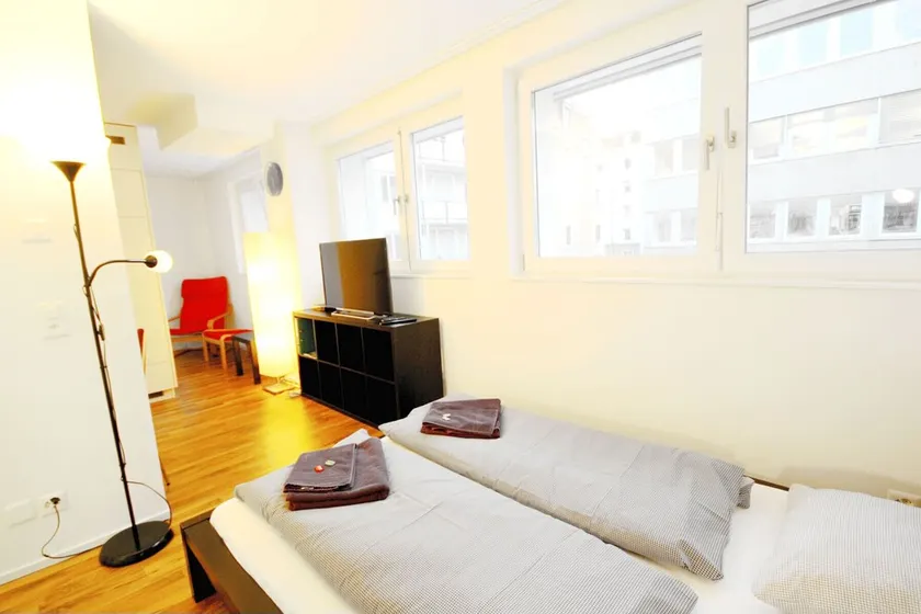 ZH Badenerstrasse I - Hitrental Apartment - Image 1