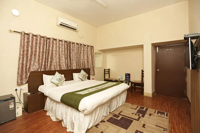 Hotel Platinum House by OYO - Image 1