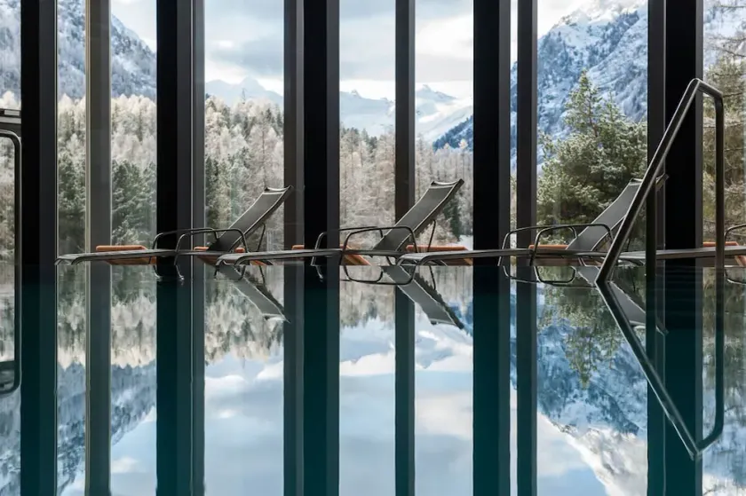 Hotel S - Image 1