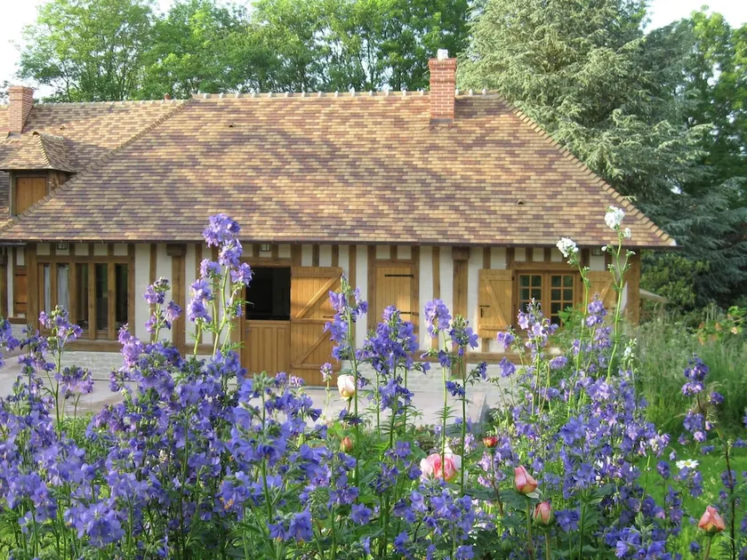 Traditional Holiday Home With Garden in Dampsmesnil - Image 1