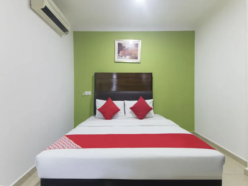 Oyo 805 Hotel Run Star - Image 1