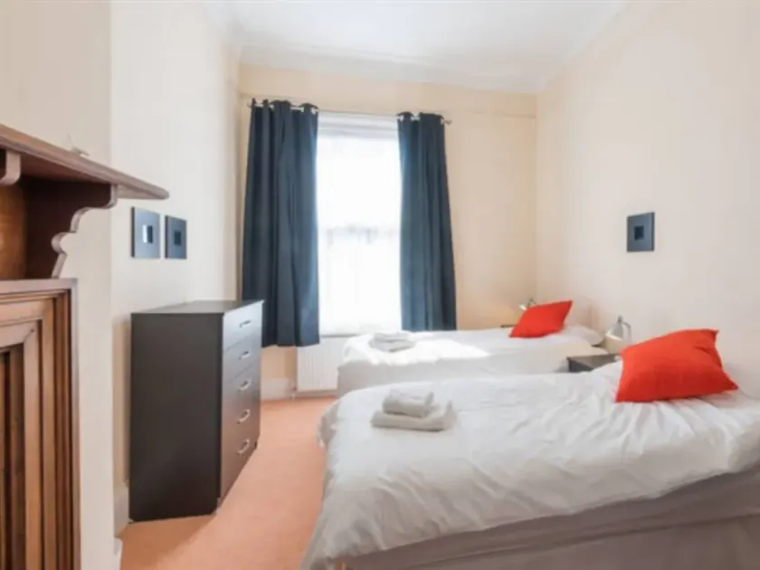 Gazeley Apartment - Image 1