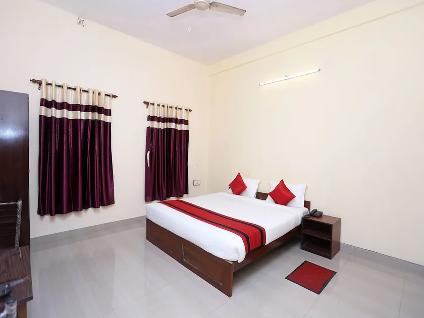 Hotel East West - Image 1