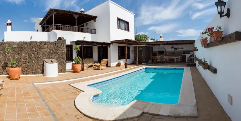 Villa Rosales - Image 1