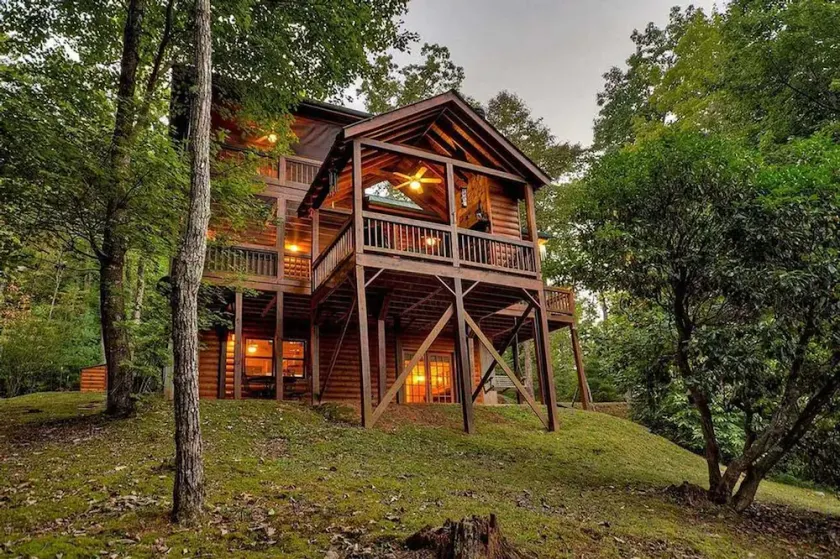 Above It All 3 Bedroom House by Mountain Laurel Cabin Rentals - Image 1