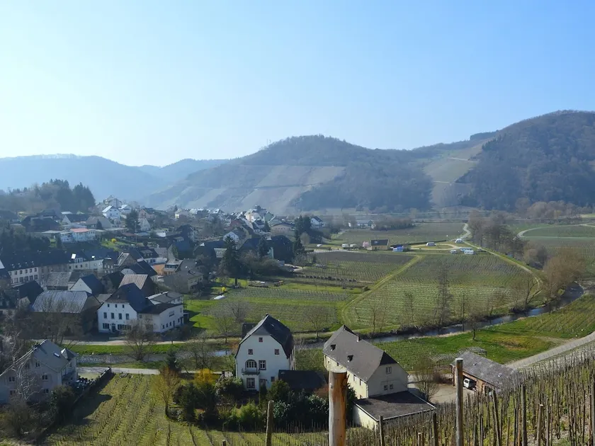 Cozy Apartment in Neumagen-Dhron near Lake Mosel with Garden - Image 1