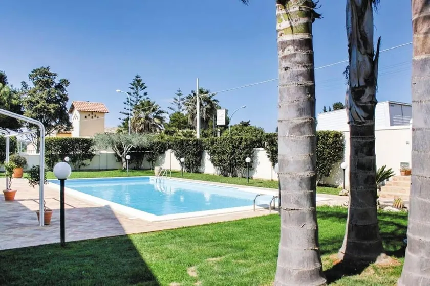 Villa Via Dell'unita Europea - Image 1