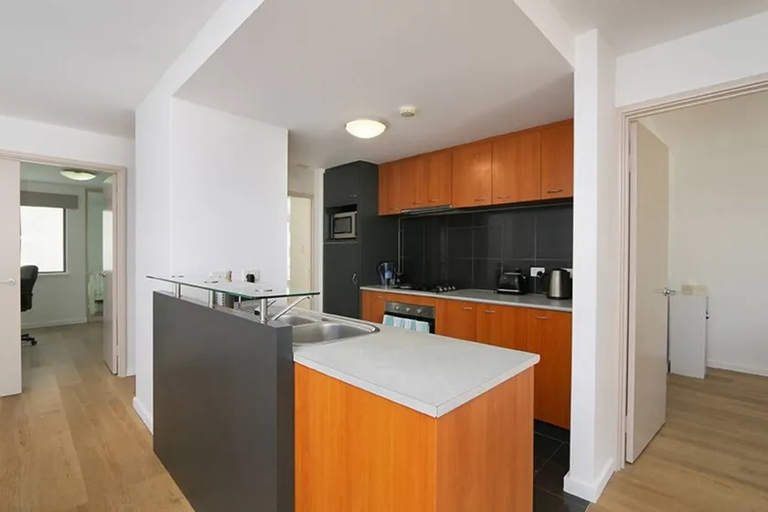Convenient 3 Bedroom Apartment Close to Casino and CBD - Image 1