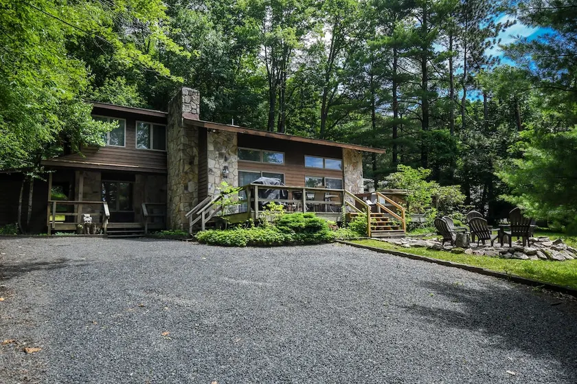 Lazy Bass Lodge - Image 1