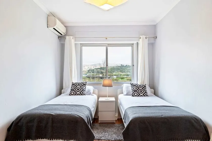 Large Contemporary Apartment with Three-Bedroom - Image 1